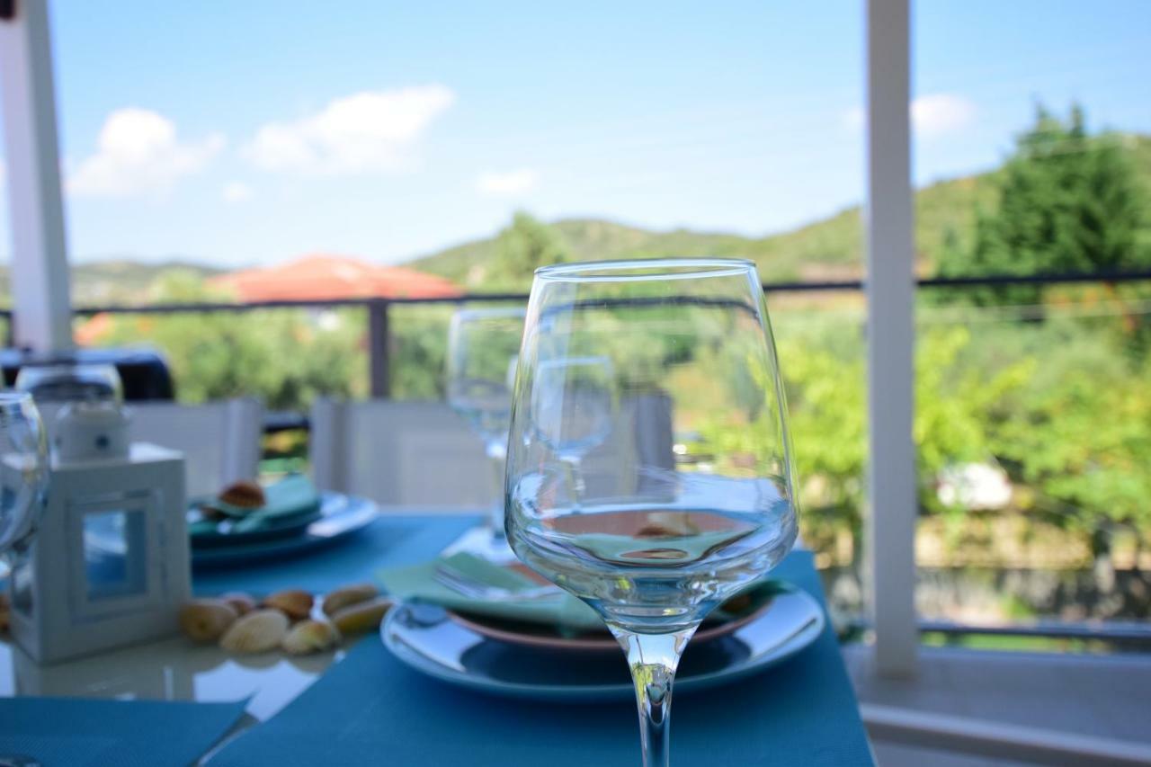 V Luxury Suites Toroni 3 Dış mekan fotoğraf